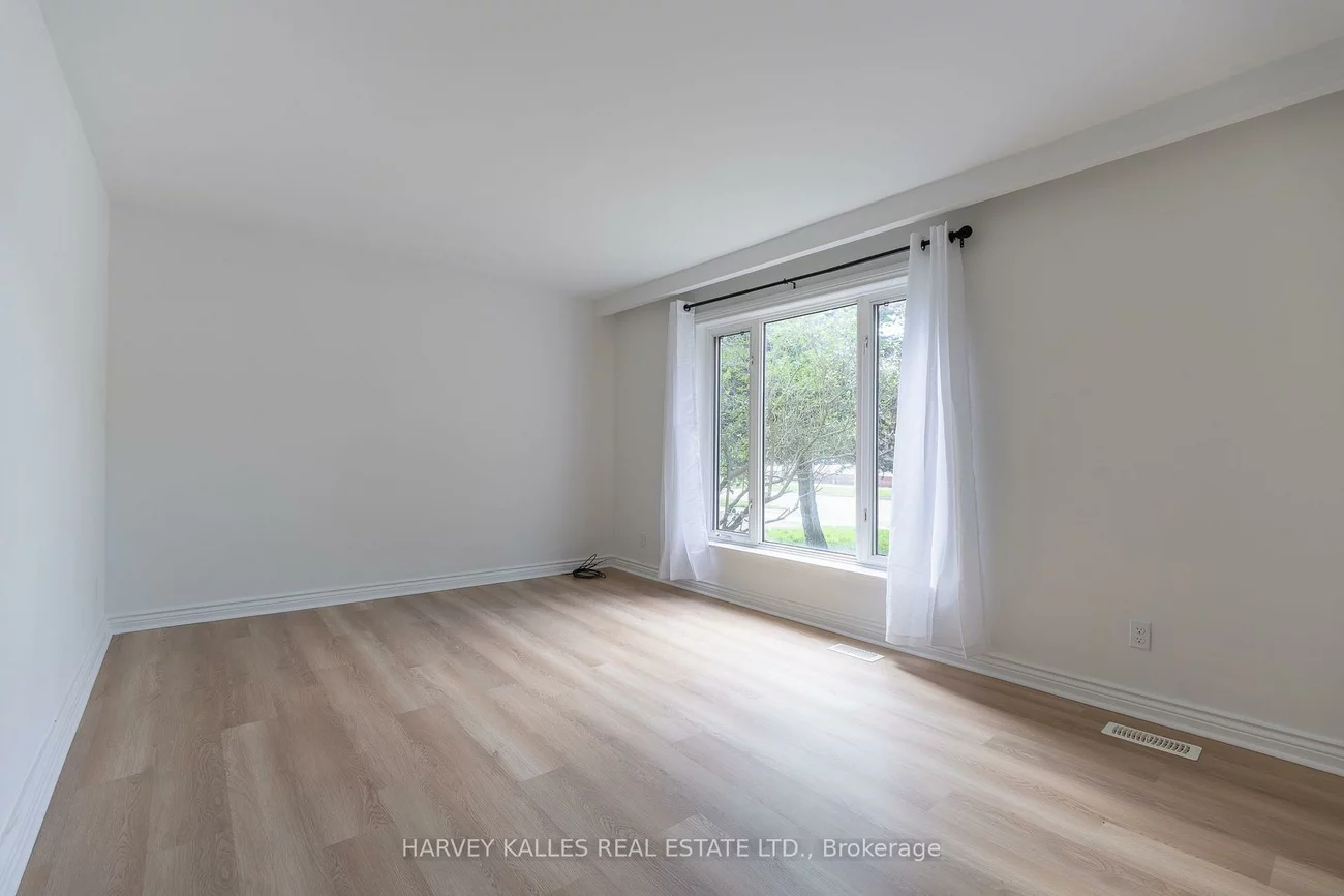 2258, Brookhurst, Clarkson, Mississauga