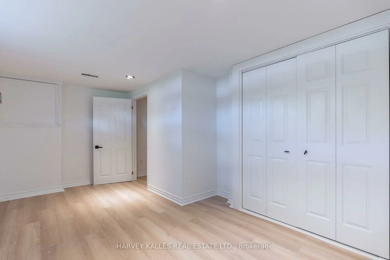 2258, Brookhurst, Clarkson, Mississauga
