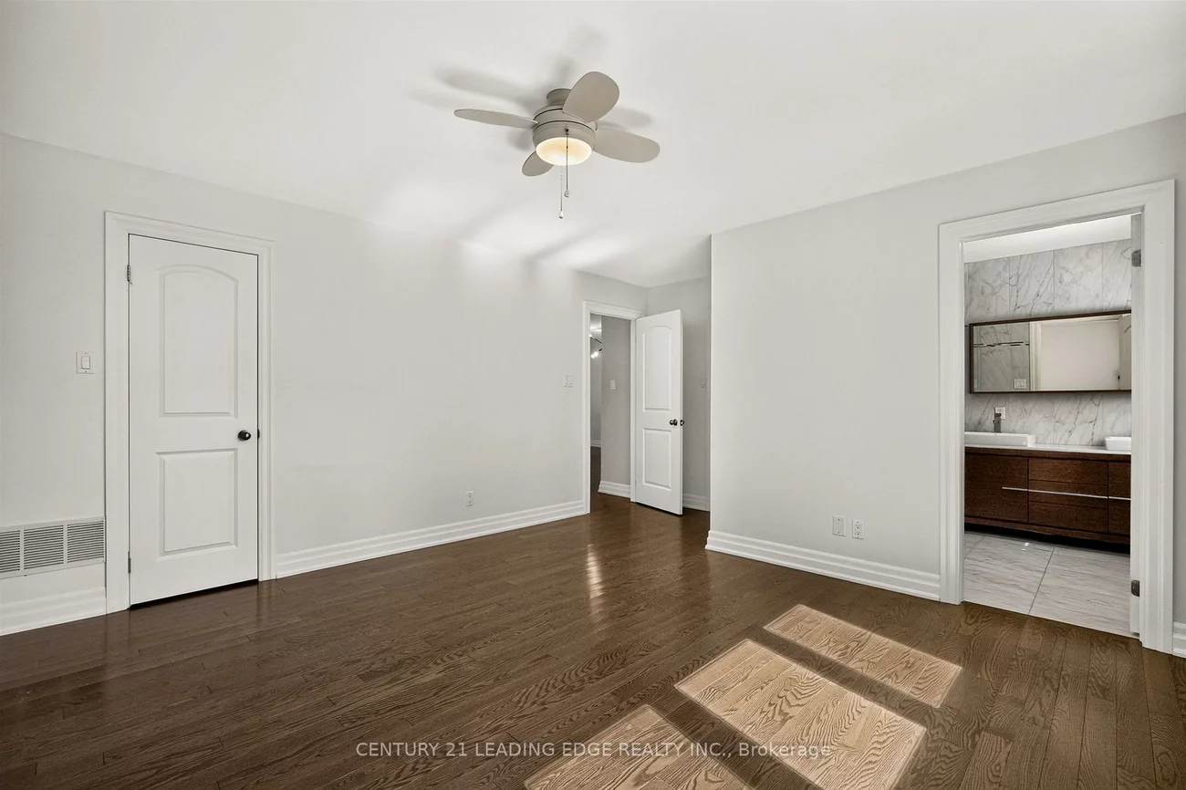 1130, Halliday, Lakeview, Mississauga