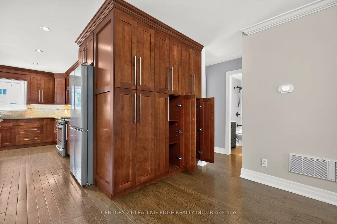 1130, Halliday, Lakeview, Mississauga
