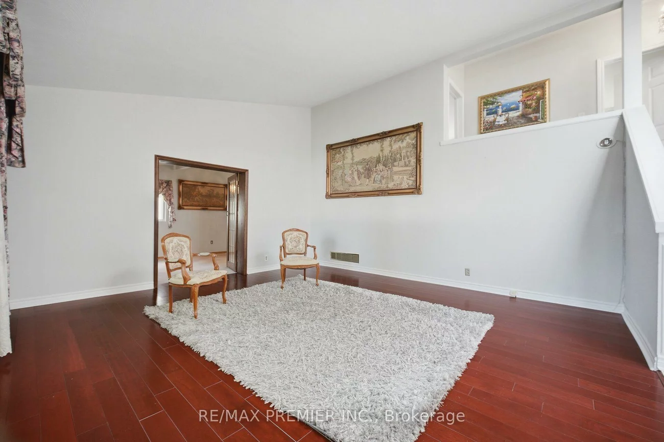 1474, South Service, Mineola, Mississauga
