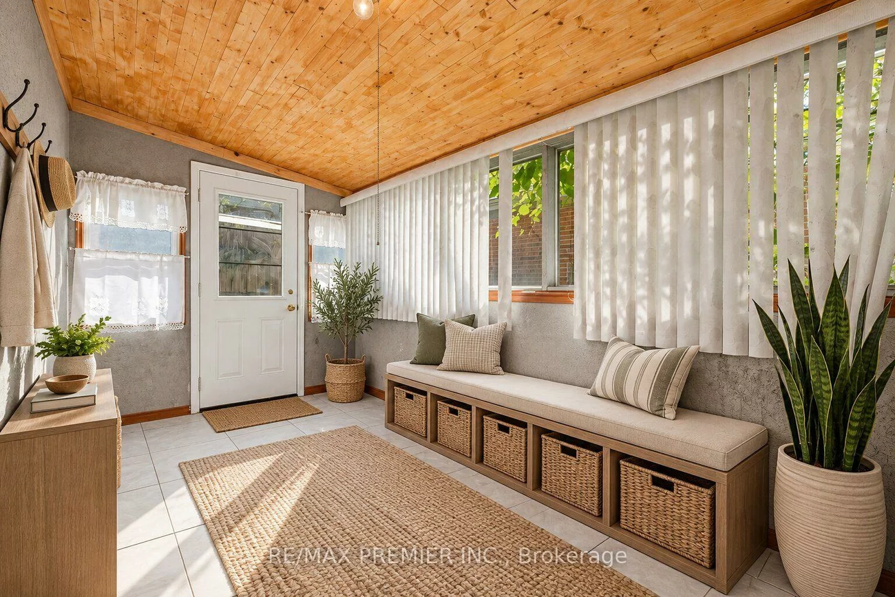1474, South Service, Mineola, Mississauga