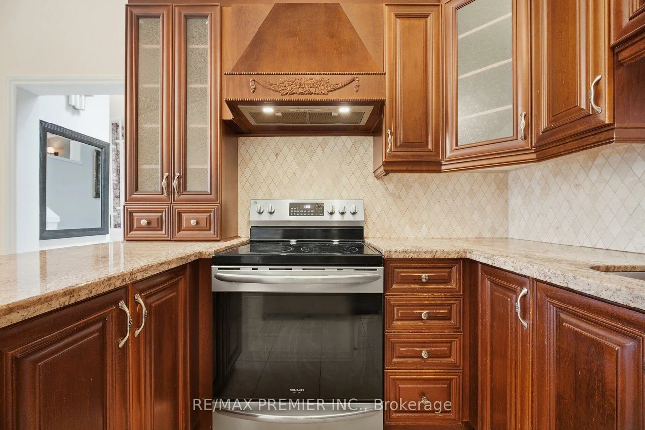 1474, South Service, Mineola, Mississauga
