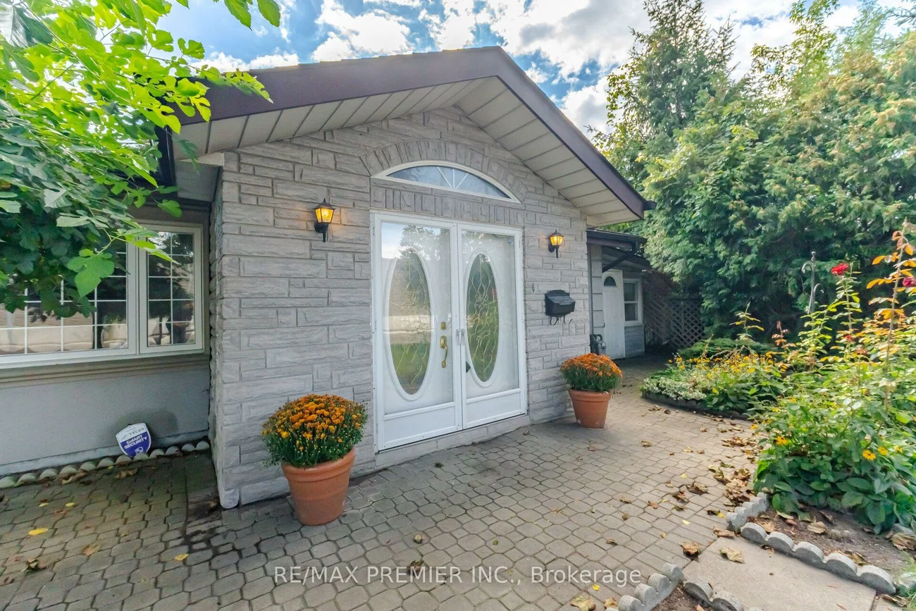 1474, South Service, Mineola, Mississauga
