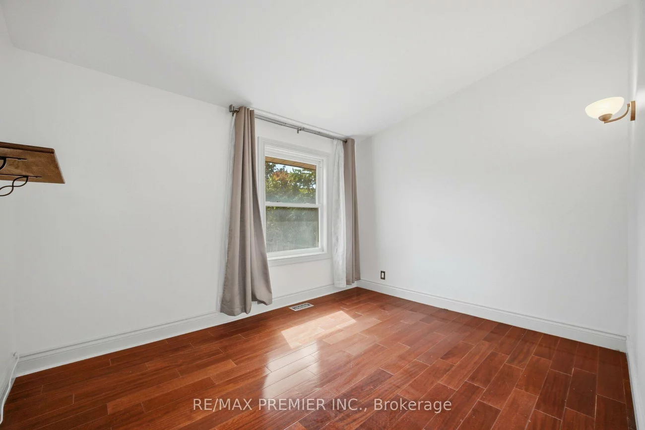 1474, South Service, Mineola, Mississauga