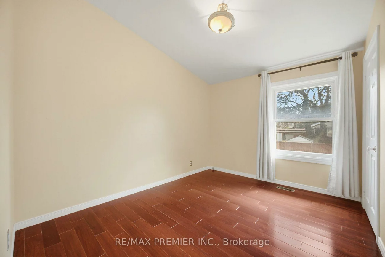 1474, South Service, Mineola, Mississauga