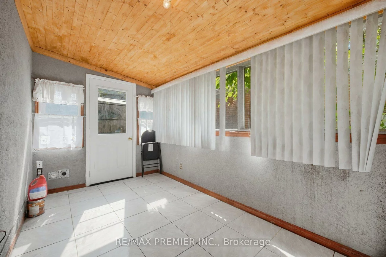 1474, South Service, Mineola, Mississauga