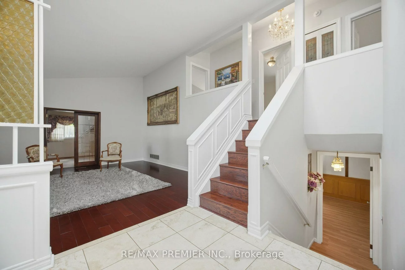 1474, South Service, Mineola, Mississauga