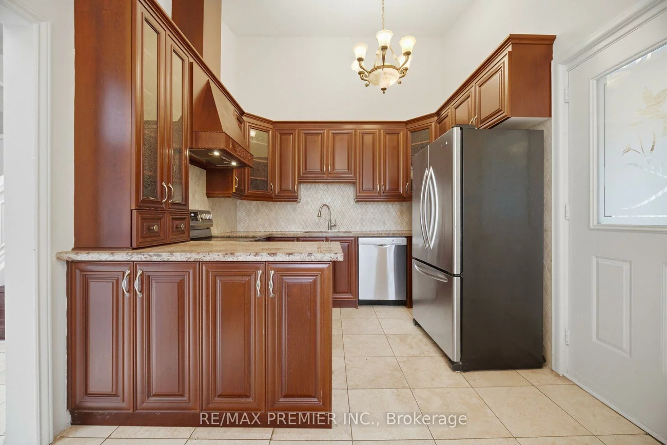 1474, South Service, Mineola, Mississauga