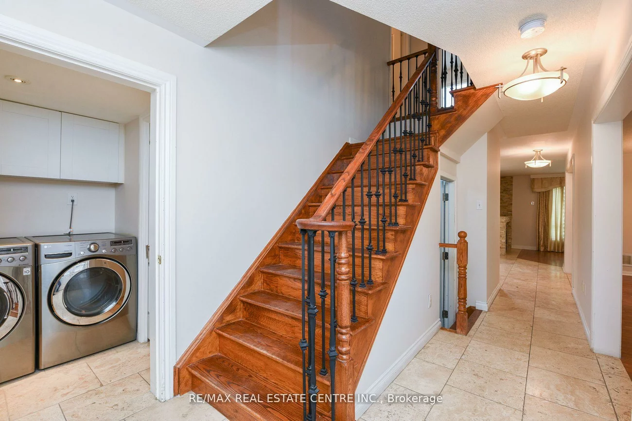 5989, Sidmouth, East Credit, Mississauga