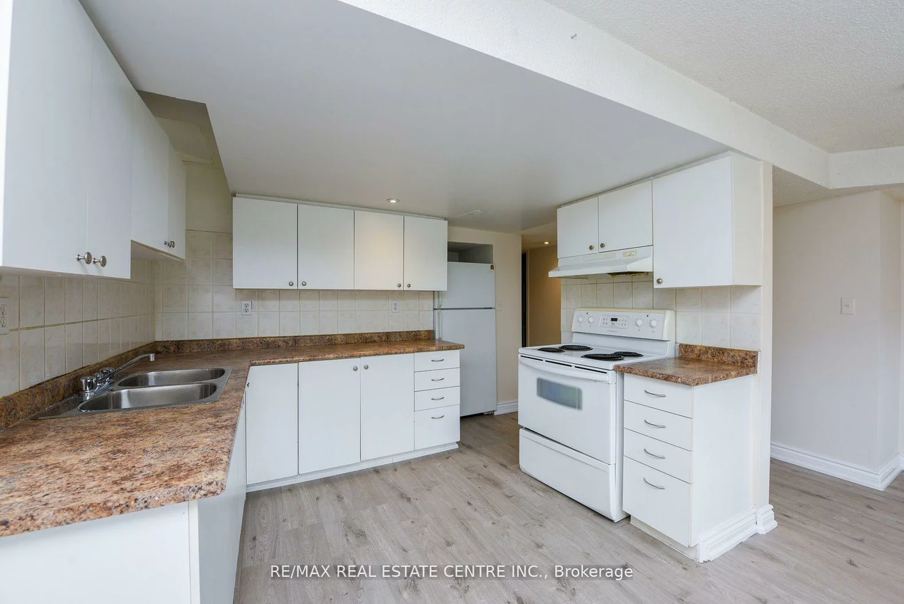 5989, Sidmouth, East Credit, Mississauga