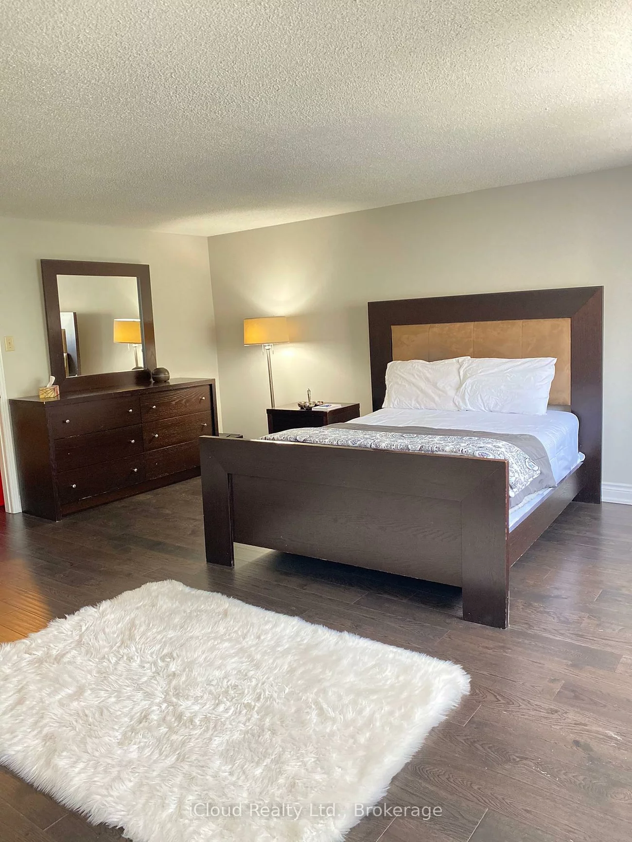 2776, Lindholm, Central Erin Mills, Mississauga