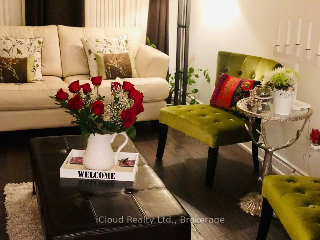 2776, Lindholm, Central Erin Mills, Mississauga