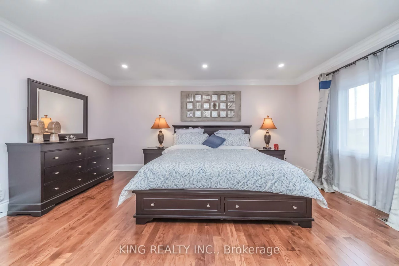 1427, Grossi, East Credit, Mississauga