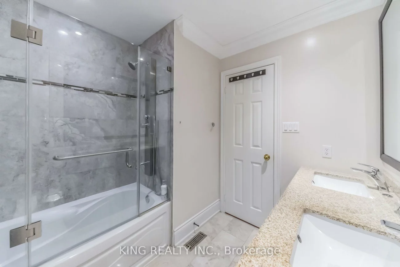 1427, Grossi, East Credit, Mississauga