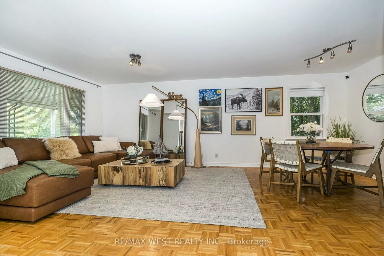 32, Pine, Port Credit, Mississauga