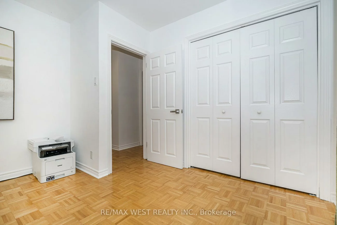 32, Pine, Port Credit, Mississauga