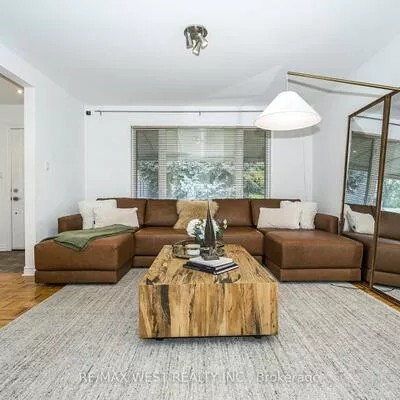 32, Pine, Port Credit, Mississauga