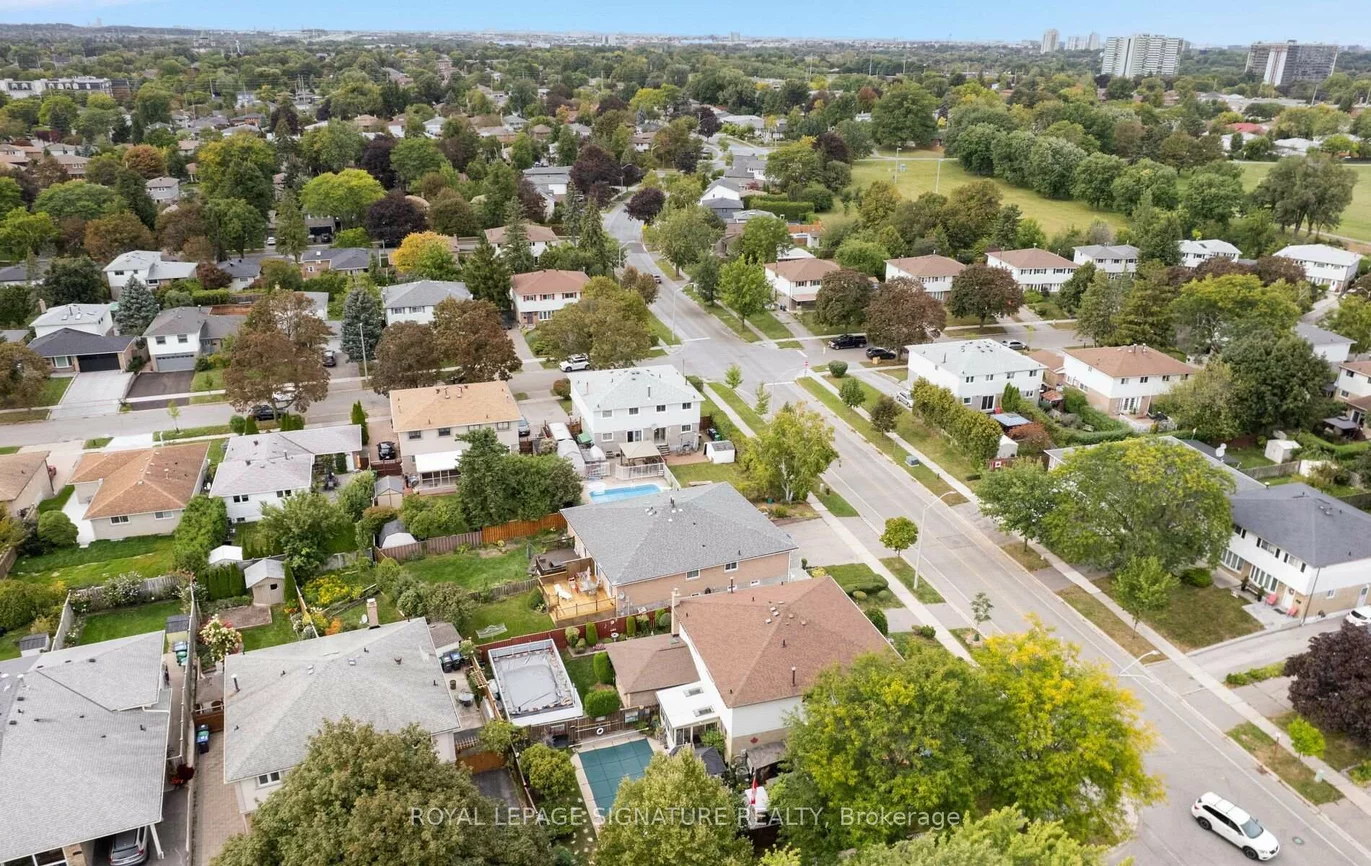 783, Dodsworth, Applewood, Mississauga