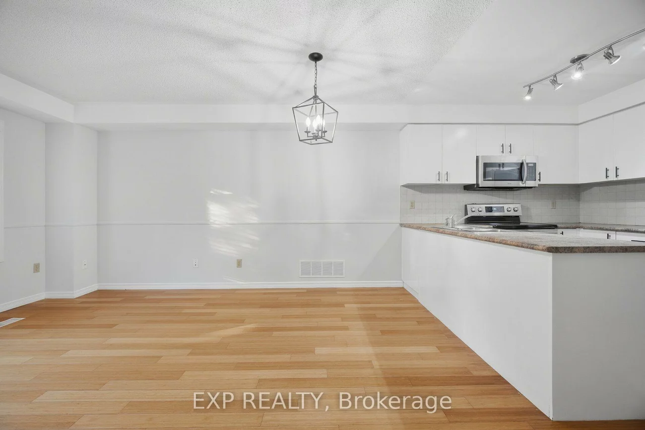 3103, Augusta, Meadowvale, Mississauga