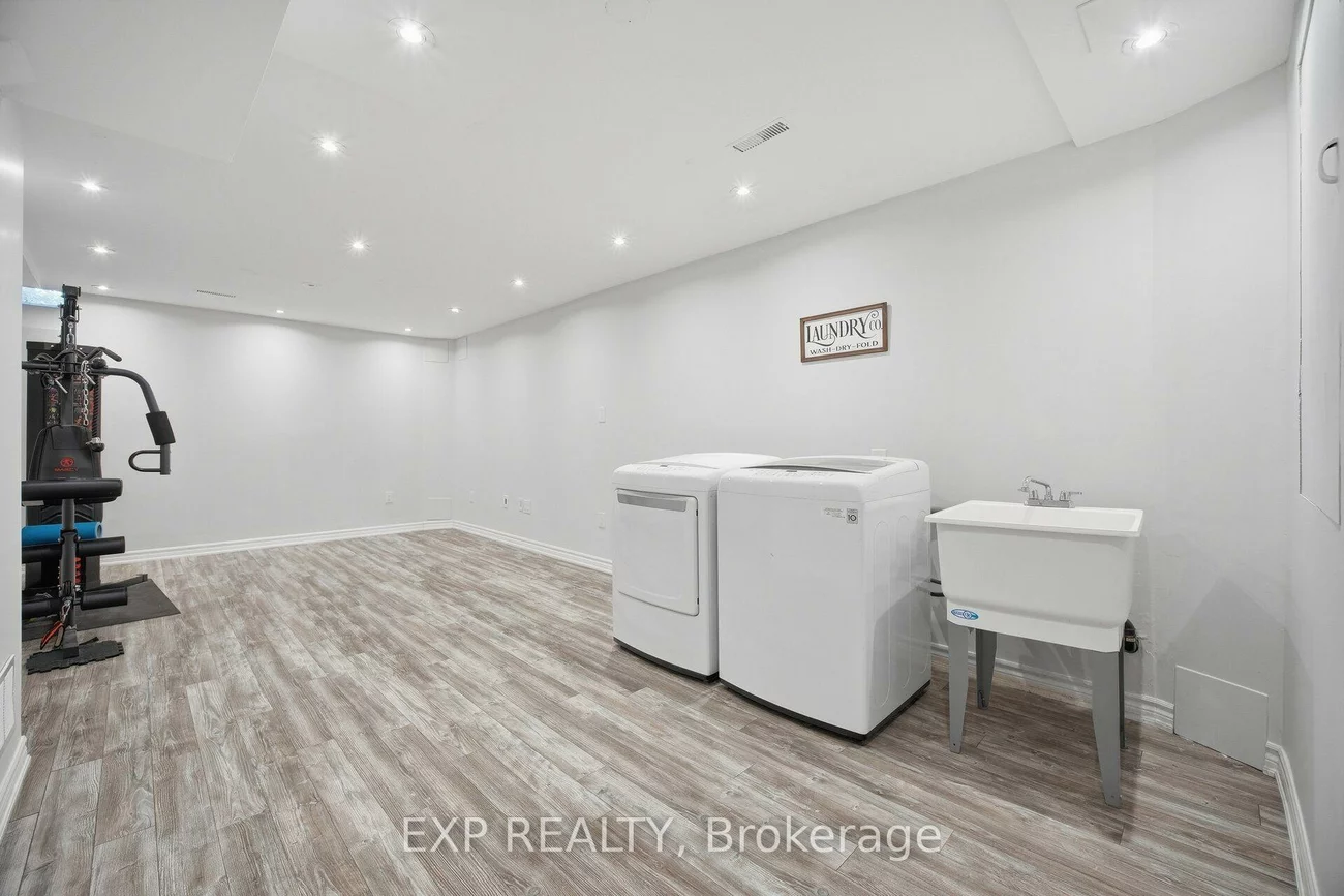 3103, Augusta, Meadowvale, Mississauga