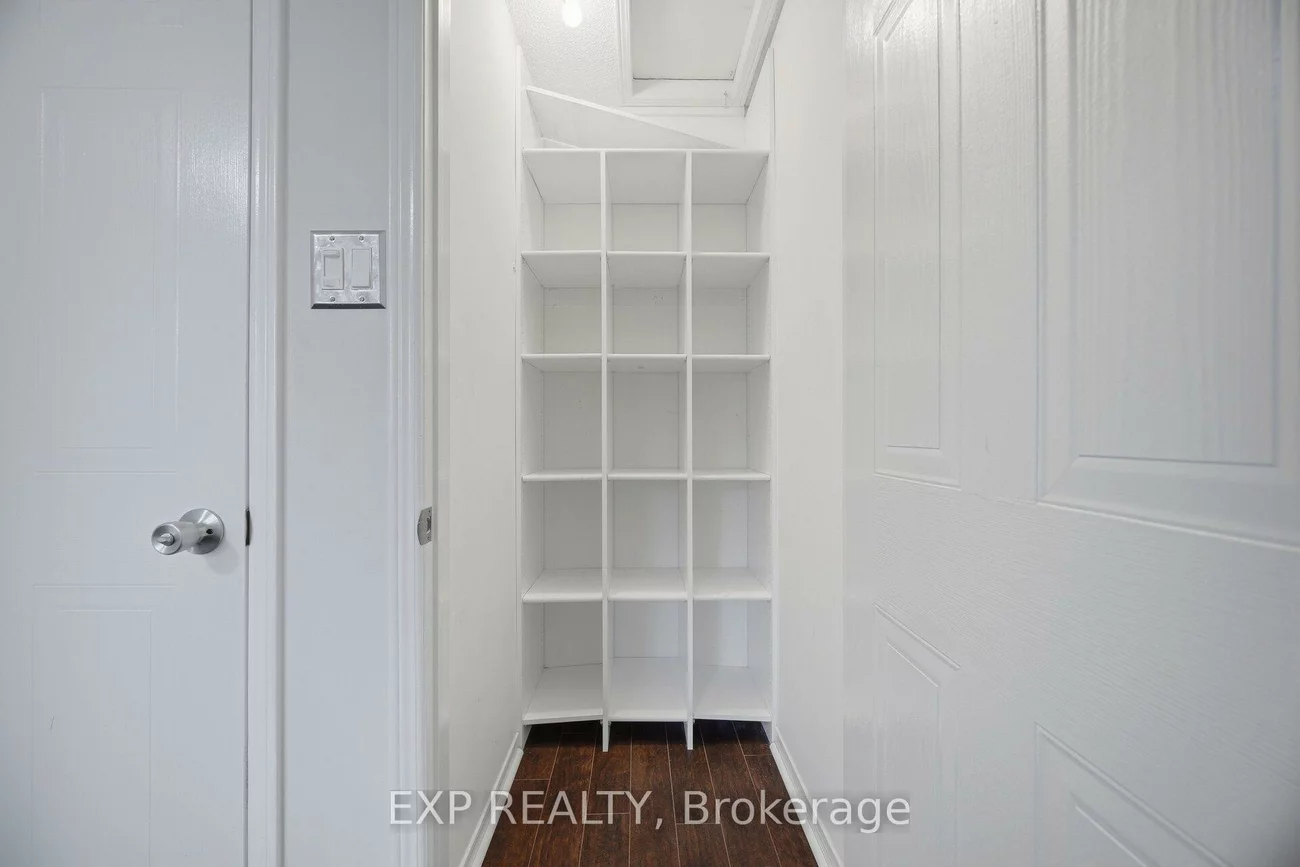 3103, Augusta, Meadowvale, Mississauga
