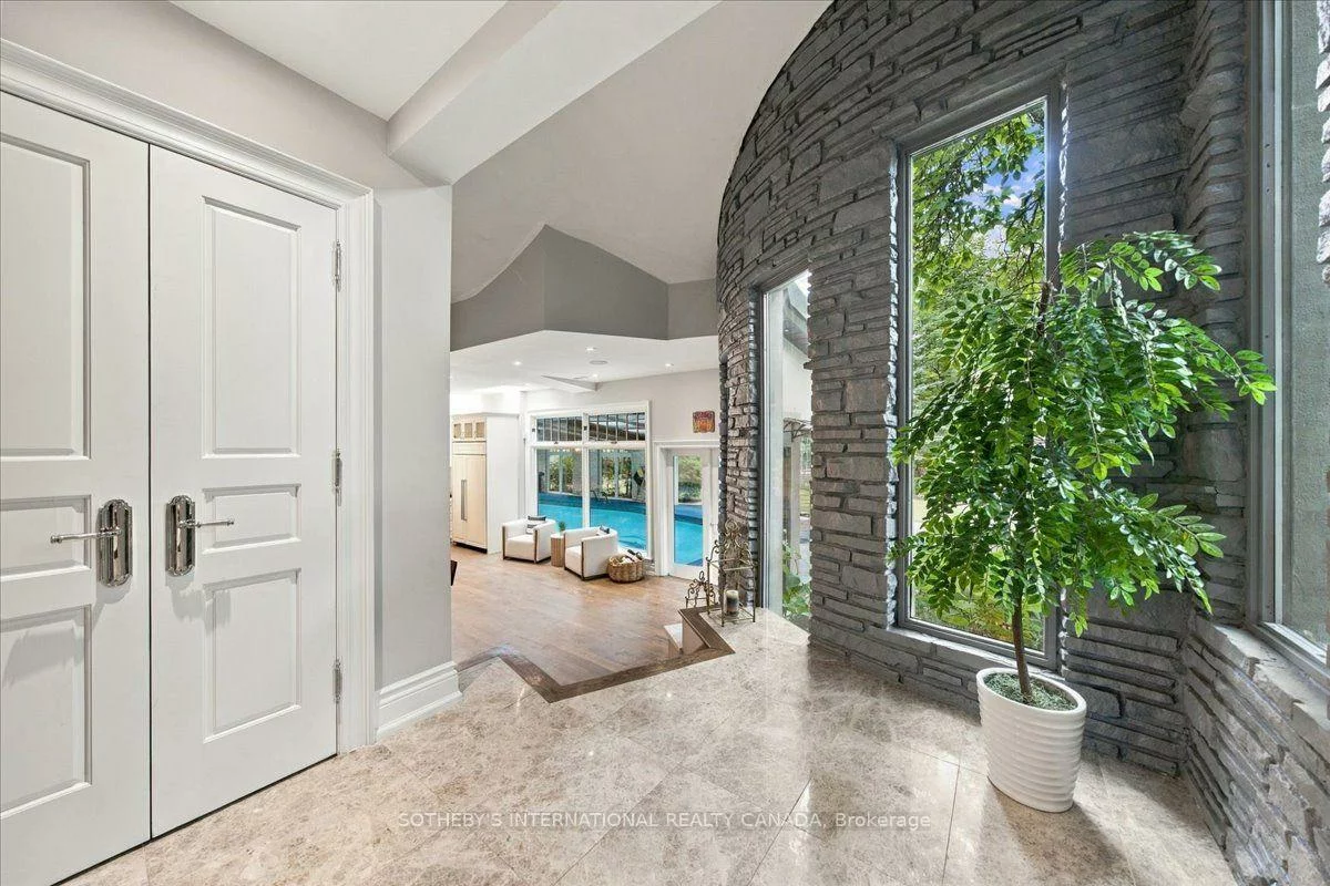 520, Arrowhead, Lorne Park, Mississauga