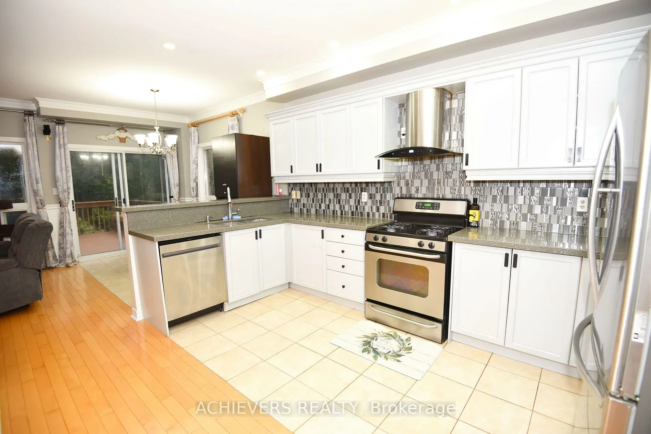 521, Navigator, Meadowvale Village, Mississauga