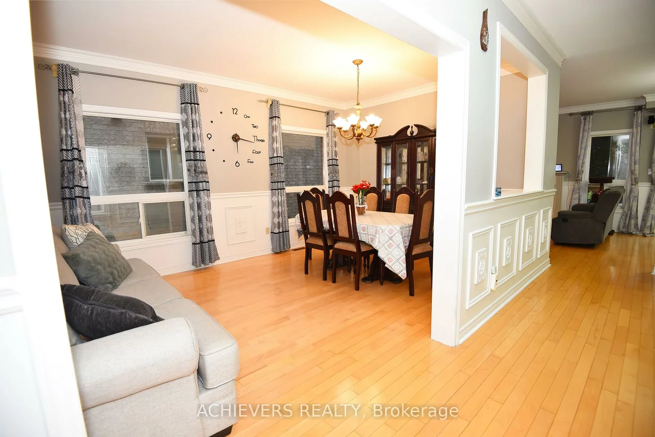 521, Navigator, Meadowvale Village, Mississauga