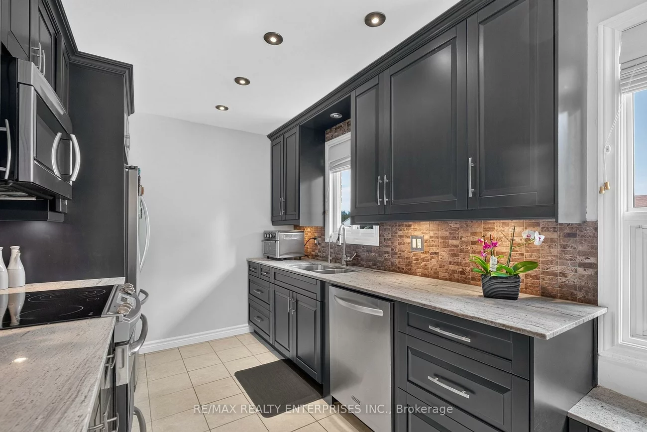 2482, Windjammer, Erin Mills, Mississauga