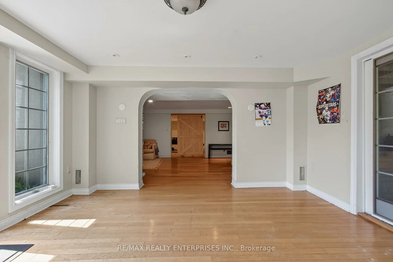 551, Cochise, Lorne Park, Mississauga