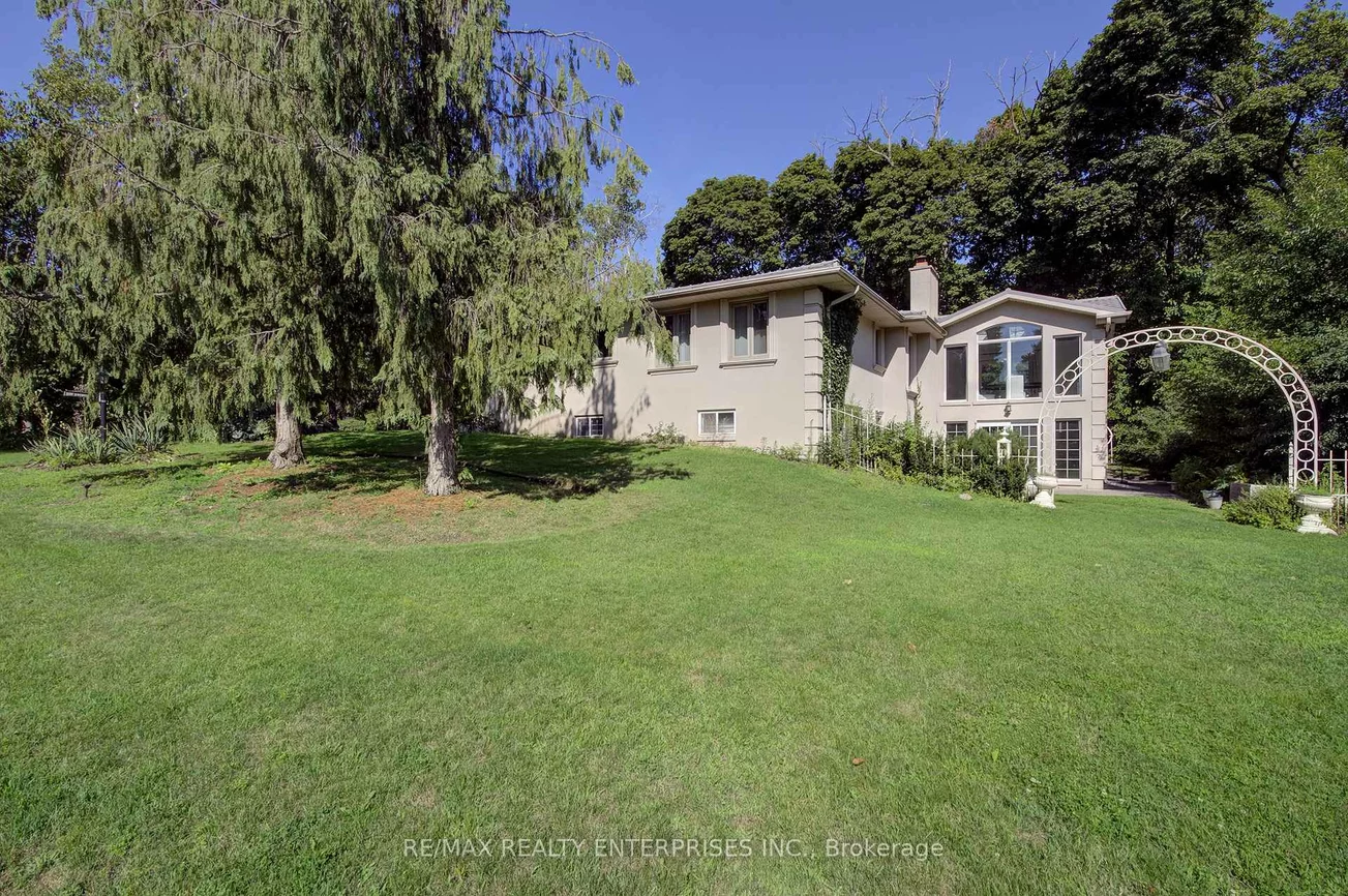551, Cochise, Lorne Park, Mississauga
