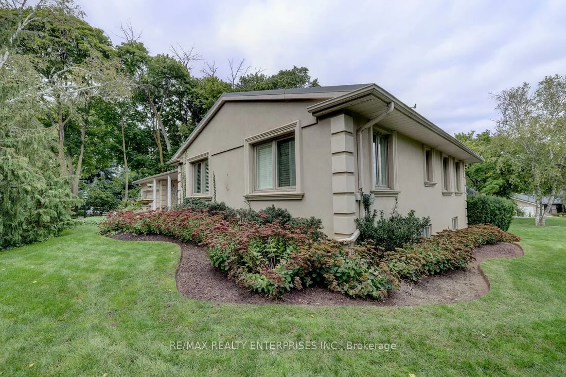 551, Cochise, Lorne Park, Mississauga