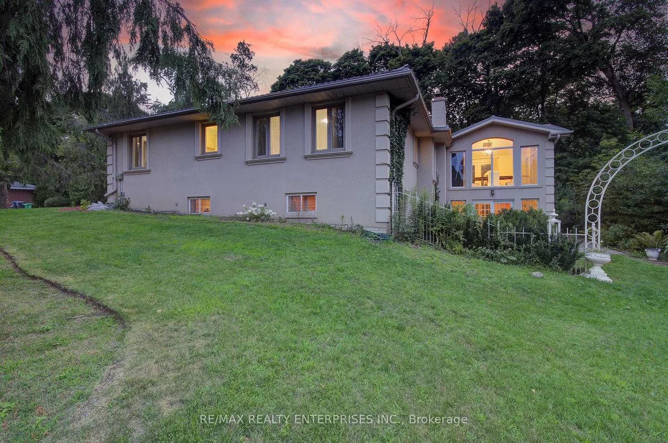 551, Cochise, Lorne Park, Mississauga