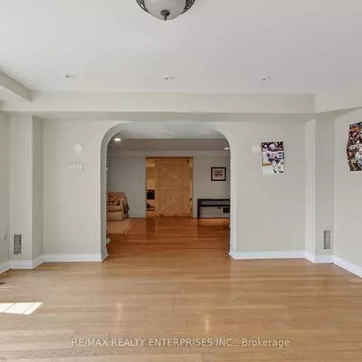 551, Cochise, Lorne Park, Mississauga