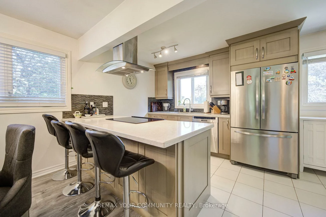 3205, Martins Pine, Erin Mills, Mississauga