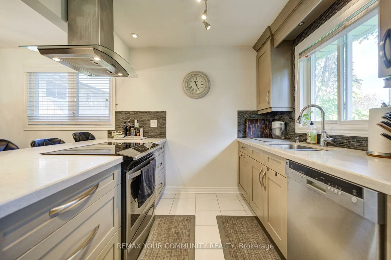 3205, Martins Pine, Erin Mills, Mississauga