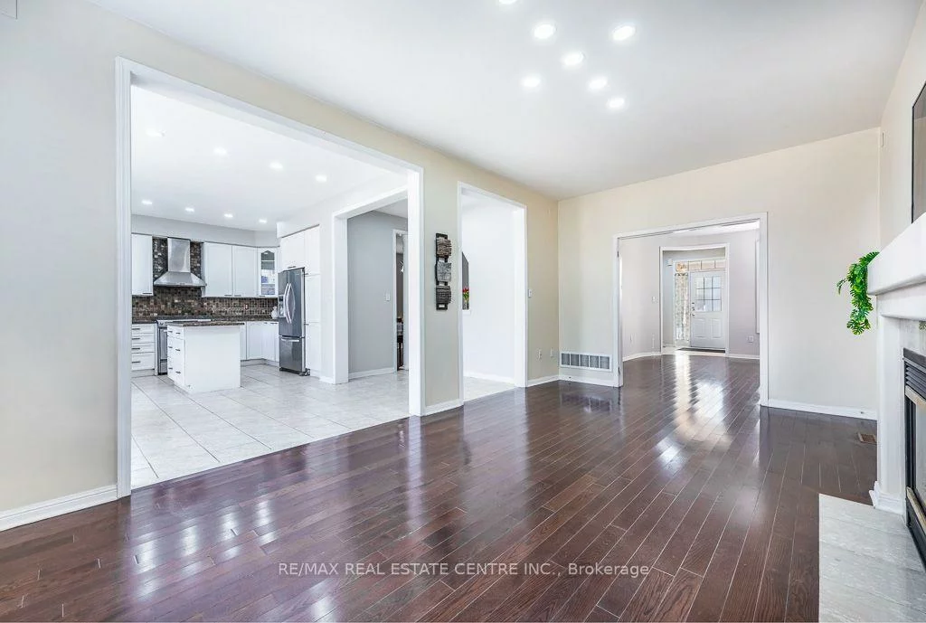 3696, Waterfall, Lisgar, Mississauga