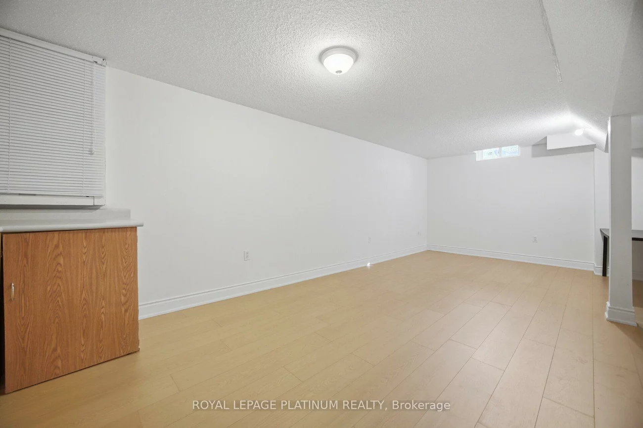 514, Tipton, Hurontario, Mississauga