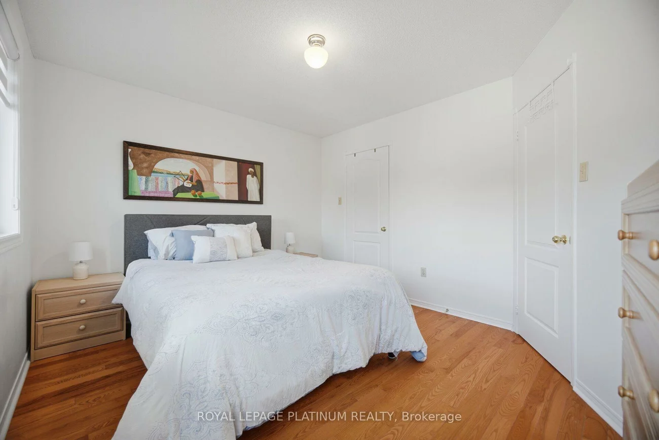 514, Tipton, Hurontario, Mississauga