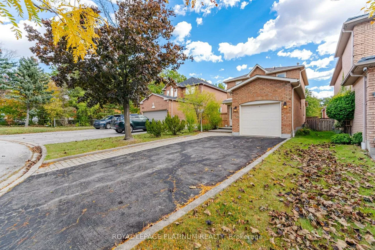 514, Tipton, Hurontario, Mississauga