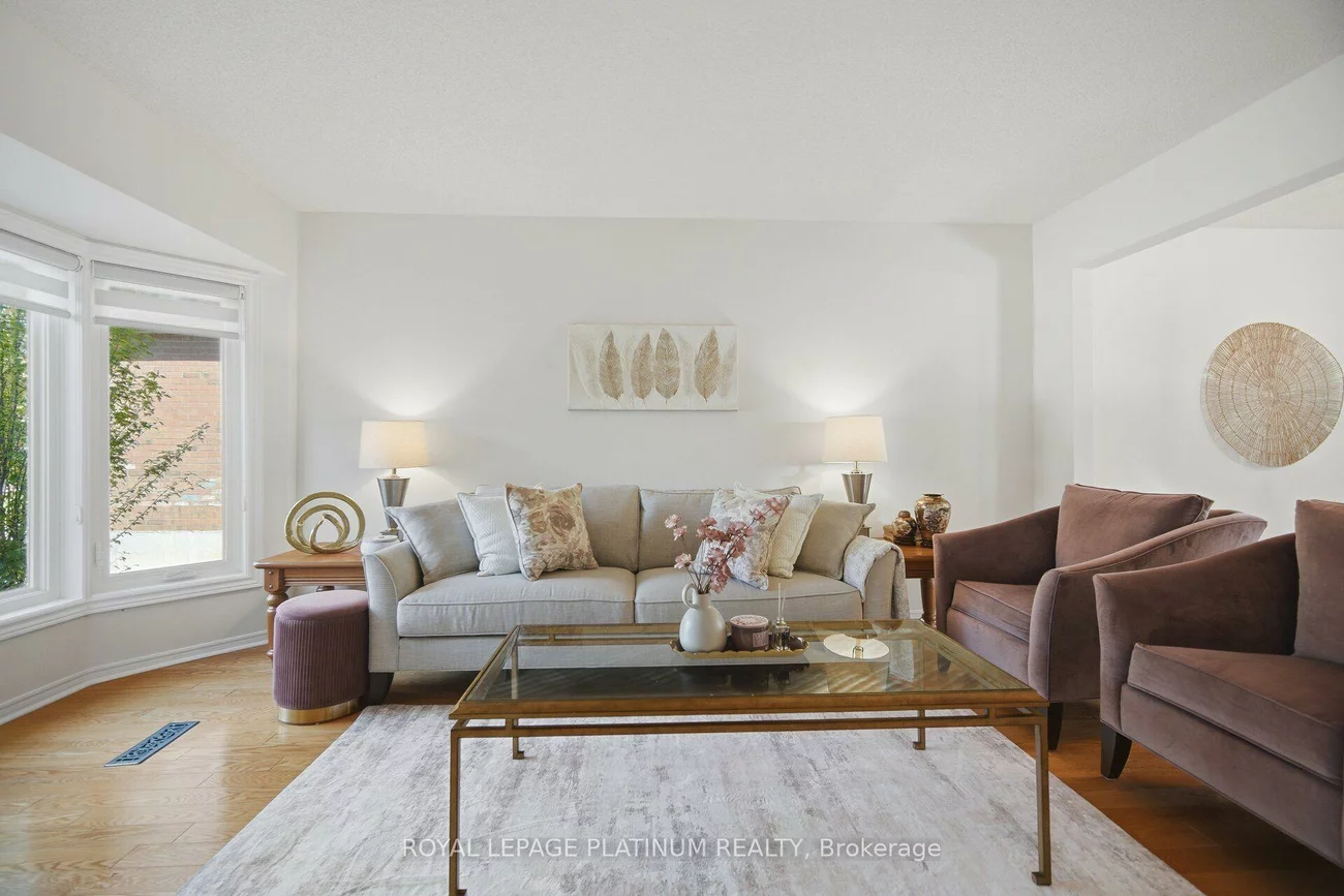 514, Tipton, Hurontario, Mississauga