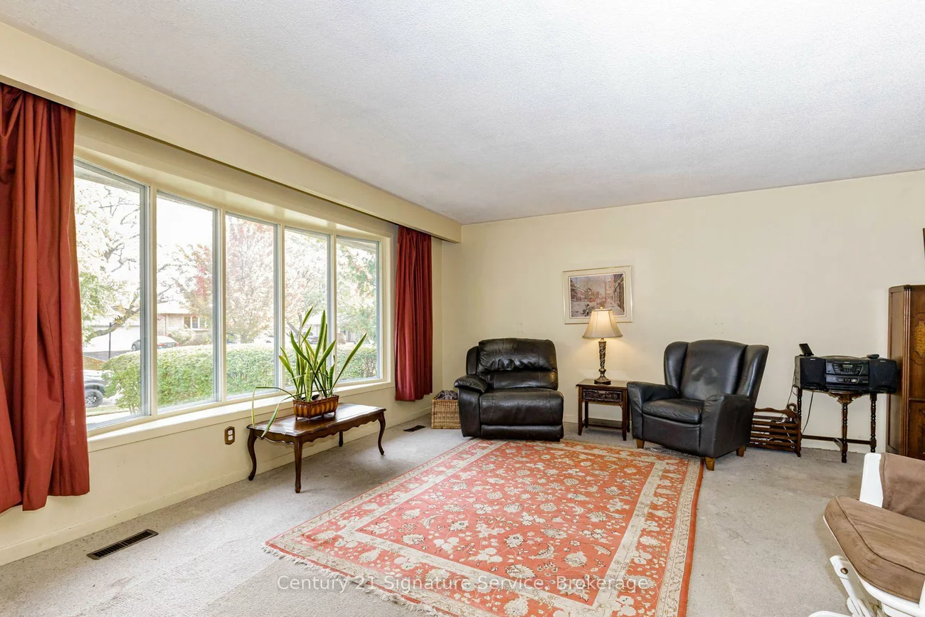 2588, Pinkwell, Sheridan, Mississauga