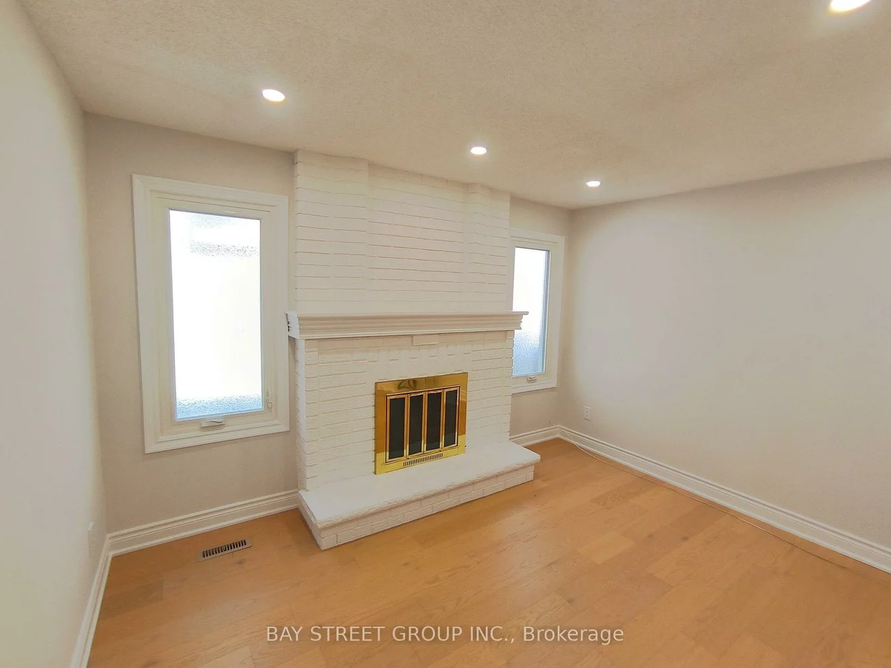 3282, Dragon, Fairview, Mississauga