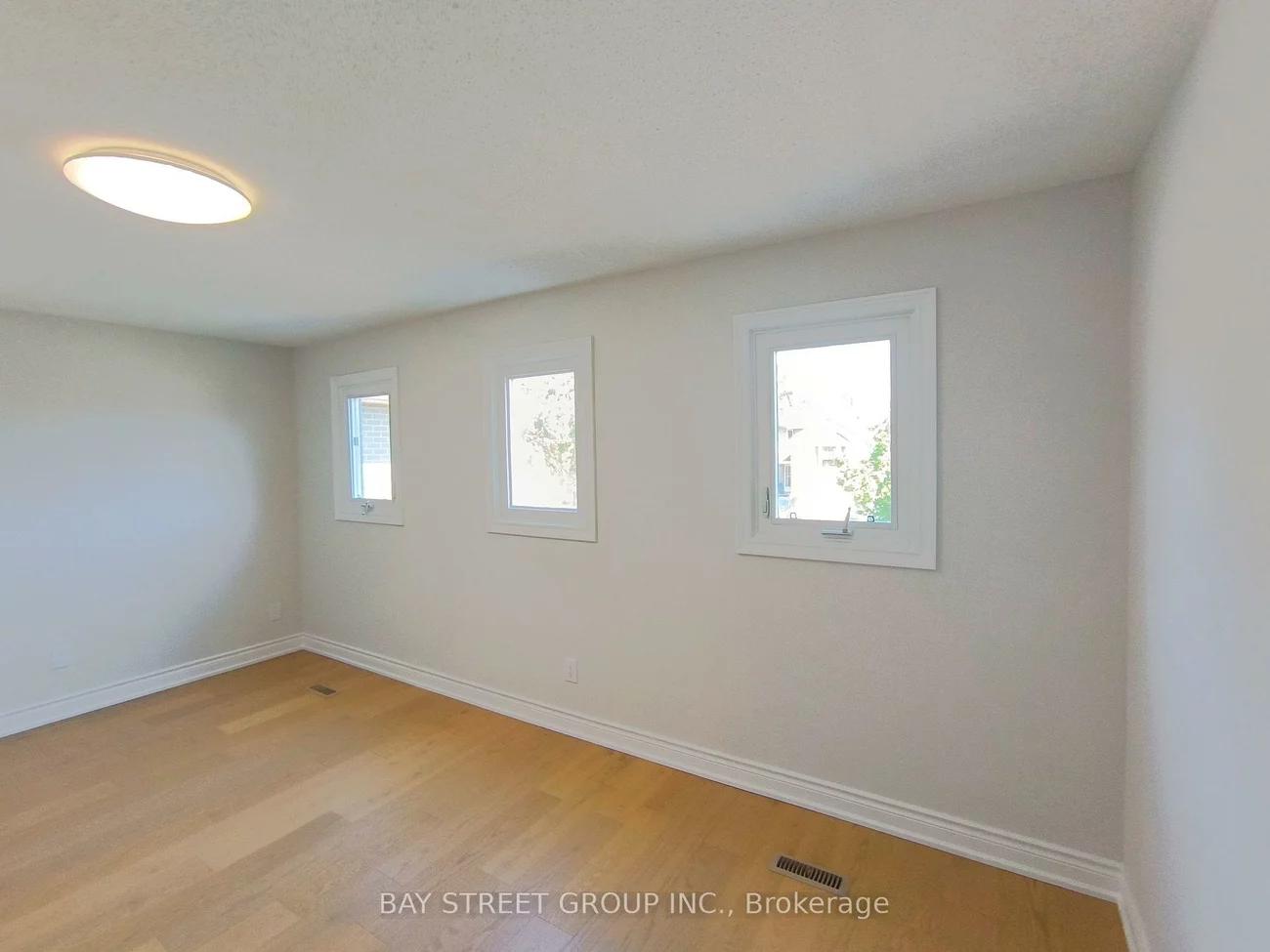 3282, Dragon, Fairview, Mississauga
