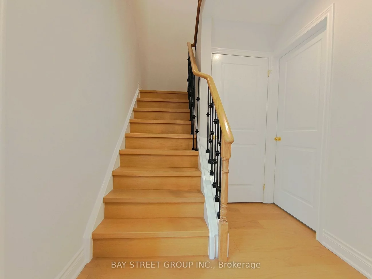 3282, Dragon, Fairview, Mississauga