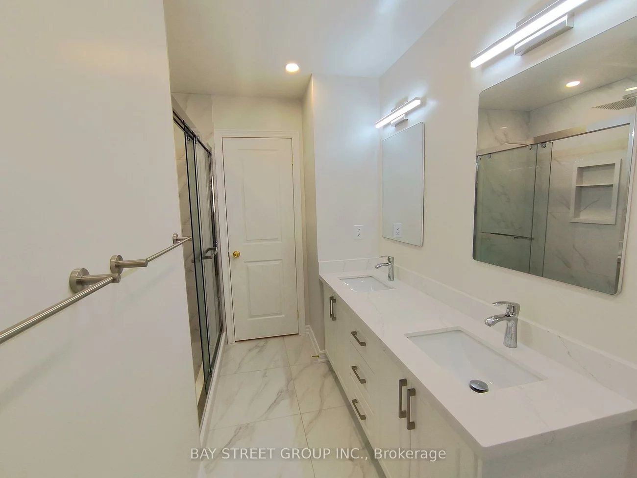 3282, Dragon, Fairview, Mississauga