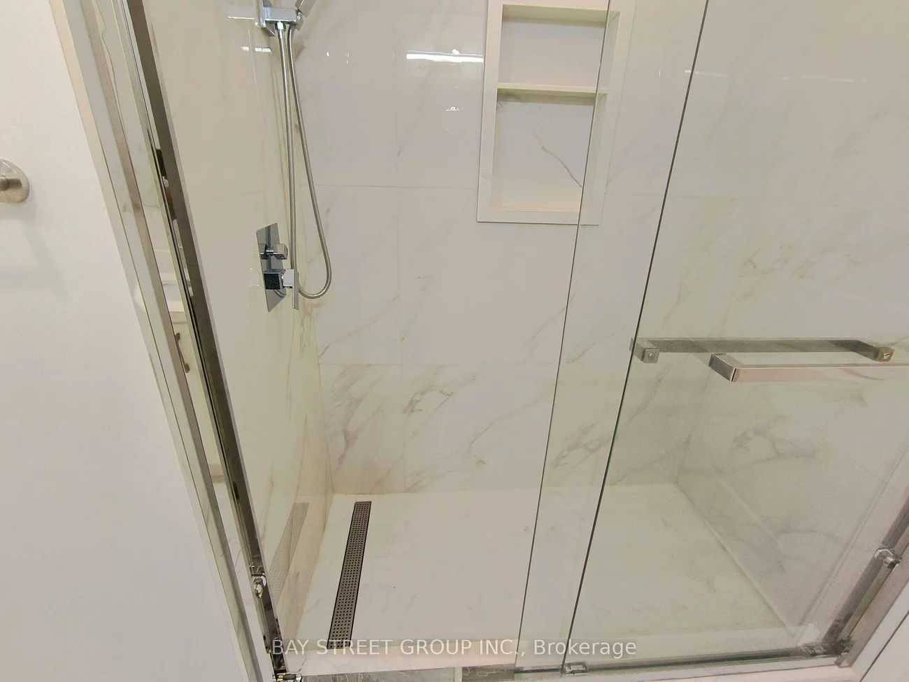 3282, Dragon, Fairview, Mississauga