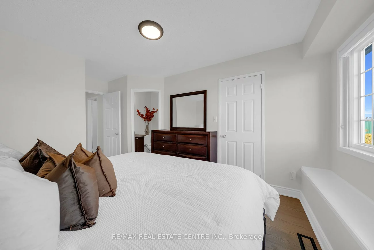 3440, Redpath, Lisgar, Mississauga
