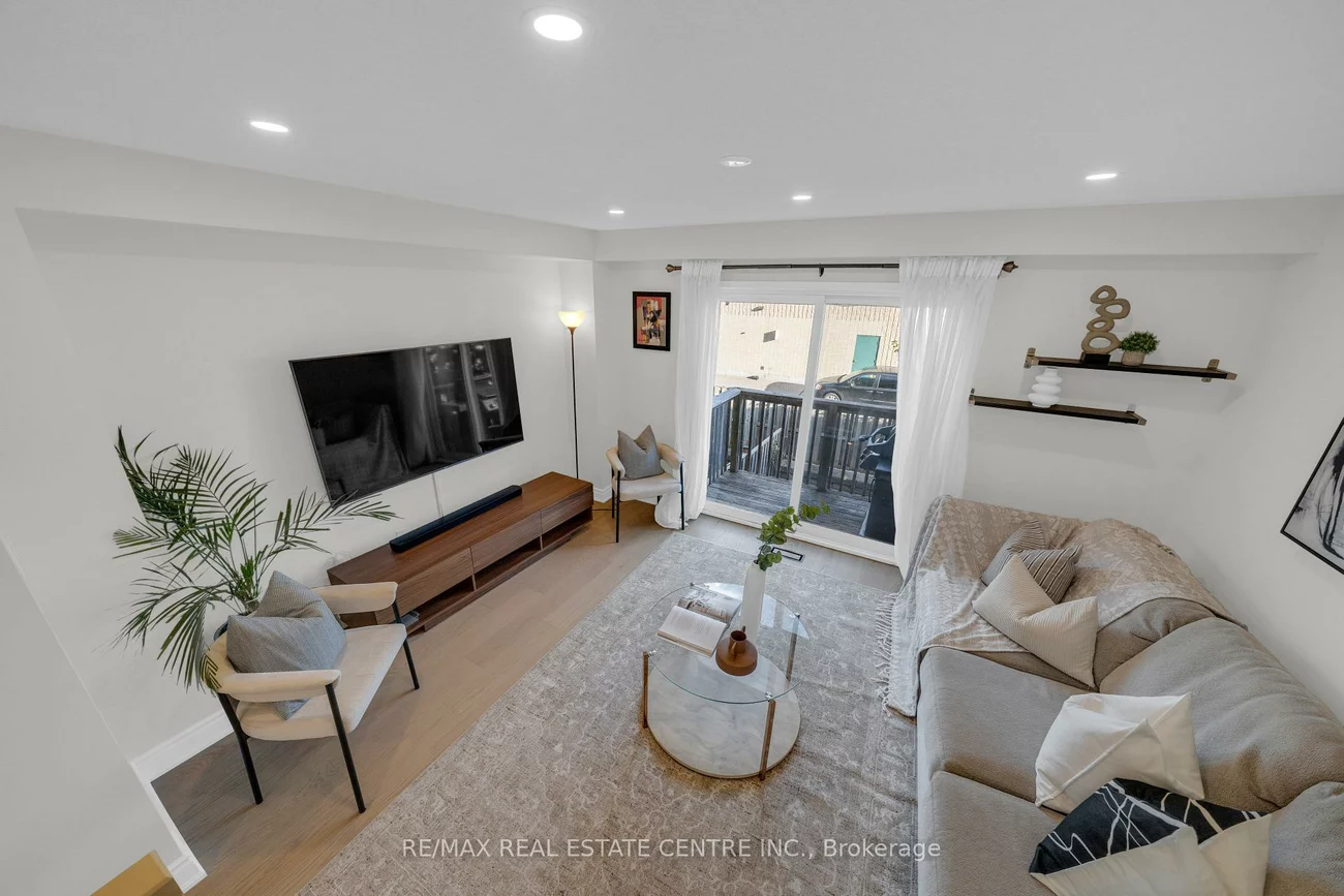 3440, Redpath, Lisgar, Mississauga